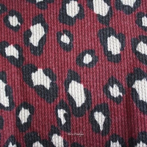 Burgundy Leopard print Color Block TOP - Picture 2 of 8